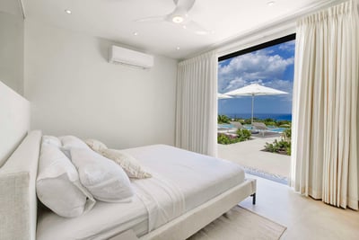 Luxury Villa Photo #25