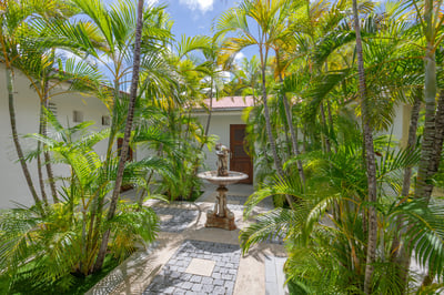 Luxury Villa Photo #14