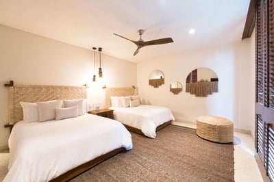 Luxury Villa Photo #24
