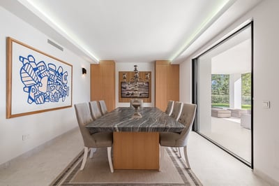 Luxury Villa Photo #16