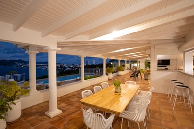 Luxury Villa Photo #6