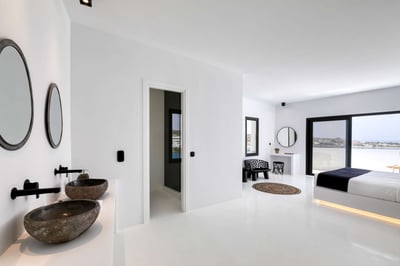 Luxury Villa Photo #13