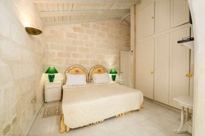 Luxury Villa Photo #16