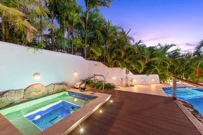 Luxury Villa Photo #3