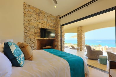 Luxury Villa Photo #17