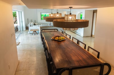Luxury Villa Photo #16