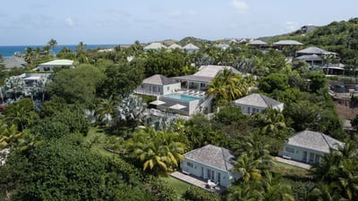 Luxury Villa Photo #3