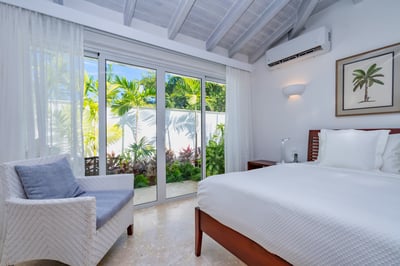 Luxury Villa Photo #32