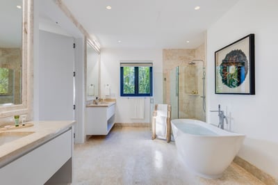 Luxury Villa Photo #47