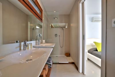 Luxury Villa Photo #17