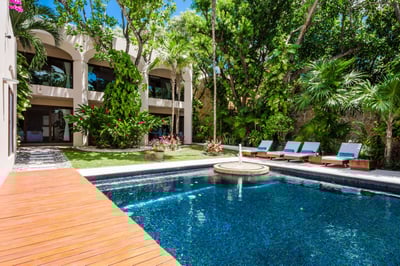 Luxury Villa Photo #6