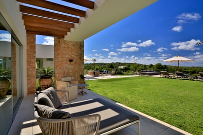 Luxury Villa Photo #2
