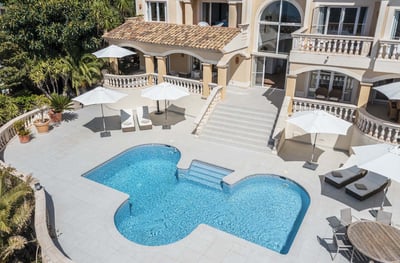 Luxury Villa Photo #3