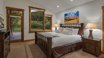 Primary king suite, main level