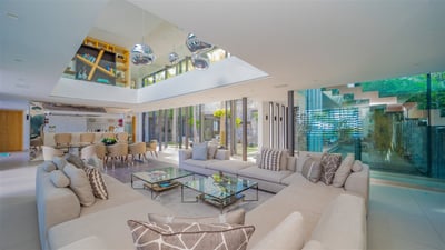 Luxury Villa Photo #35