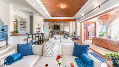 Luxury Villa Photo #11