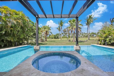 Luxury Villa Photo #7