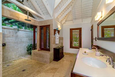 Luxury Villa Photo #20