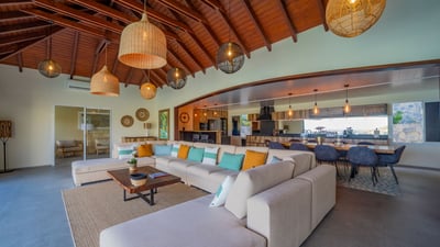 Luxury Villa Photo #15