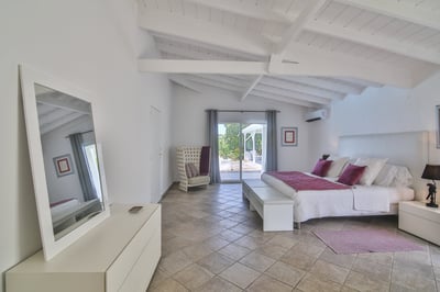 Luxury Villa Photo #34