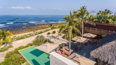 Luxury Villa Photo #3