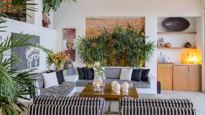 Luxury Villa Photo #17
