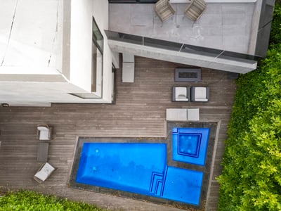 Luxury Villa Photo #4
