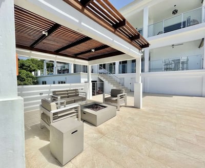 Luxury Villa Photo #3