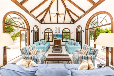 Luxury Villa Photo #22