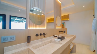 Luxury Villa Photo #60