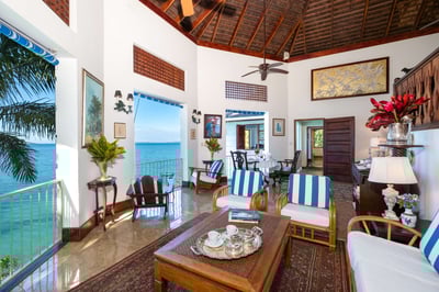 Luxury Villa Photo #9
