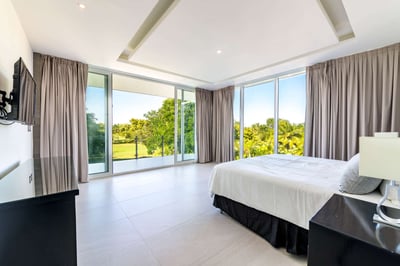 Luxury Villa Photo #57