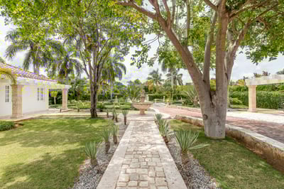 Luxury Villa Photo #11