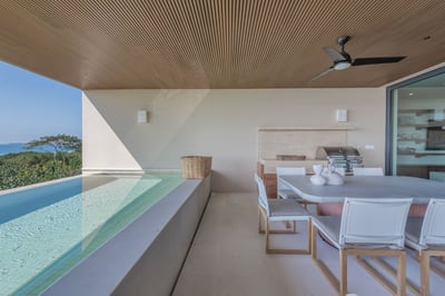 Luxury Villa Photo #3