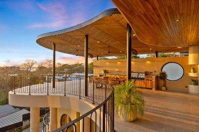 Luxury Villa Photo #18