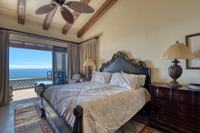 Luxury Villa Photo #41