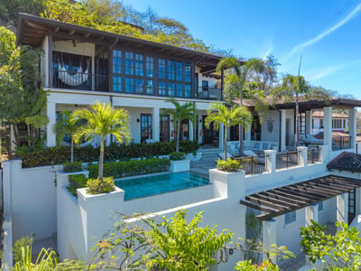 Luxury Villa Photo #2