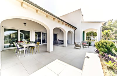 Luxury Villa Photo #7