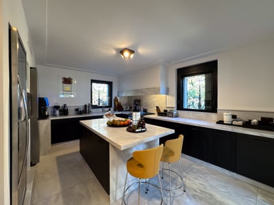 Luxury Villa Photo #41