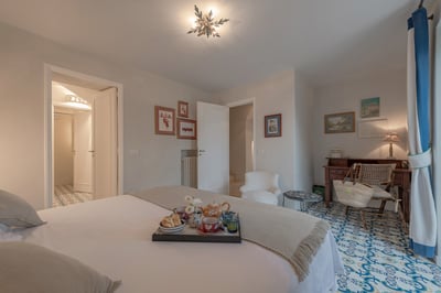 Luxury Villa Photo #29