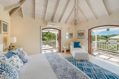 Luxury Villa Photo #18