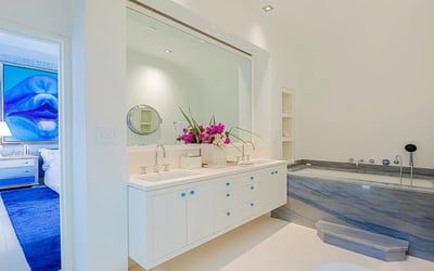 Luxury Villa Photo #29
