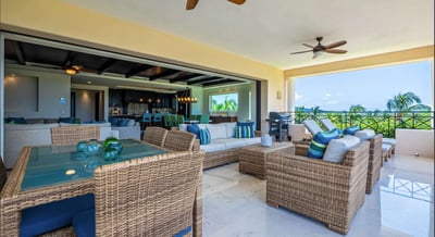 Luxury Villa Photo #3