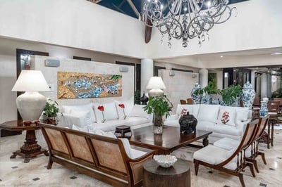 Luxury Villa Photo #10