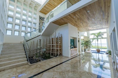 Luxury Villa Photo #13