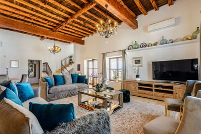 Luxury Villa Photo #15