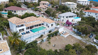 Luxury Villa Photo #54