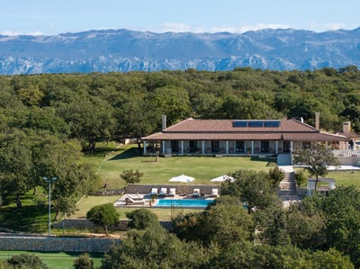 Luxury Villa Photo #8