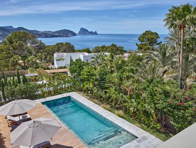 Luxury Villa Photo #3