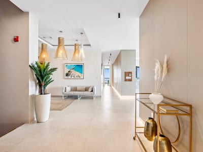 Luxury Villa Photo #14